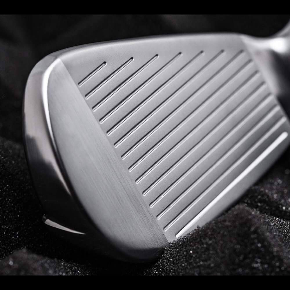 TaylorMade Qi Max Iron Set